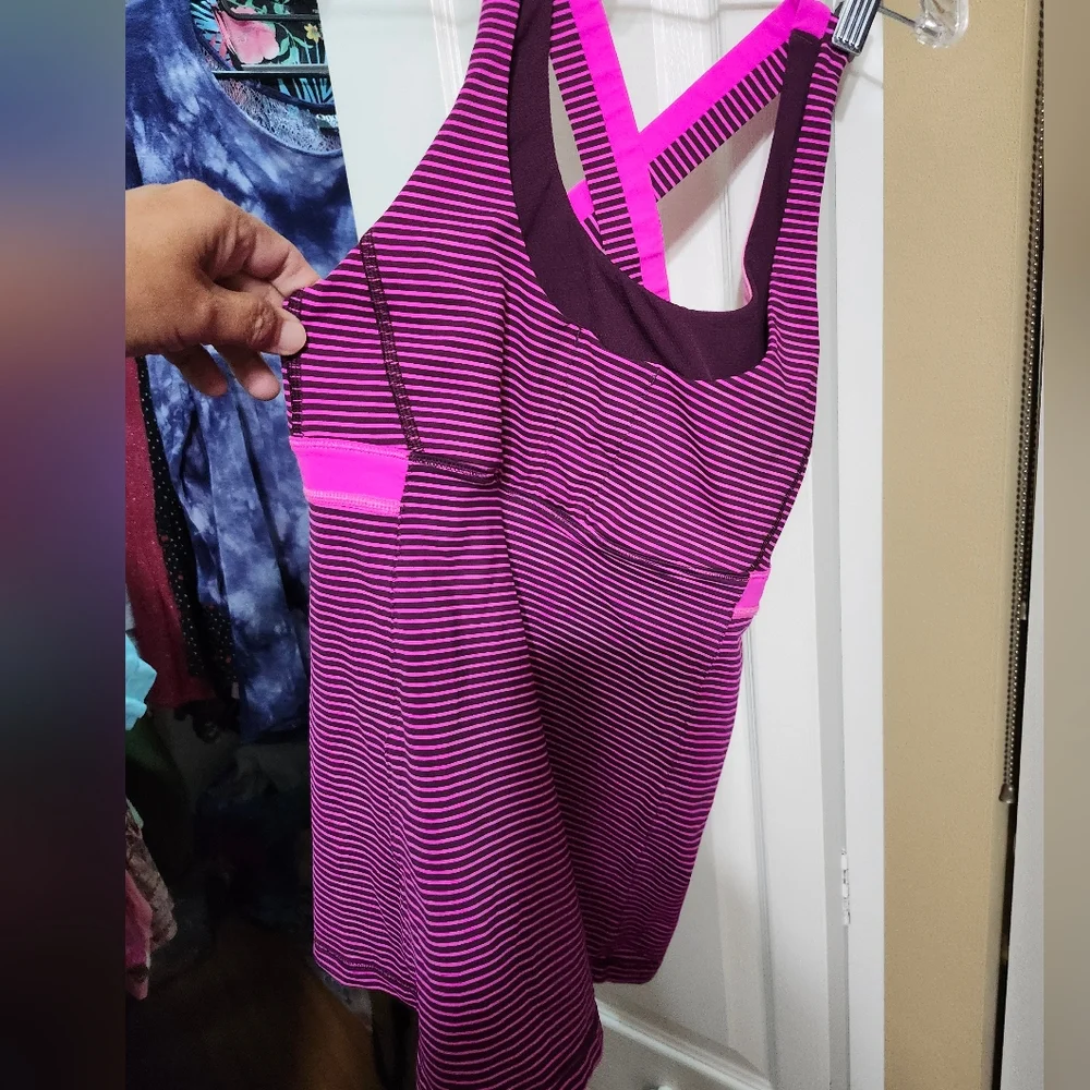 Lululemon Stuff Your Bra Tank  Size 6 Plum Pink Hyper Stripe Raspberry Glo●